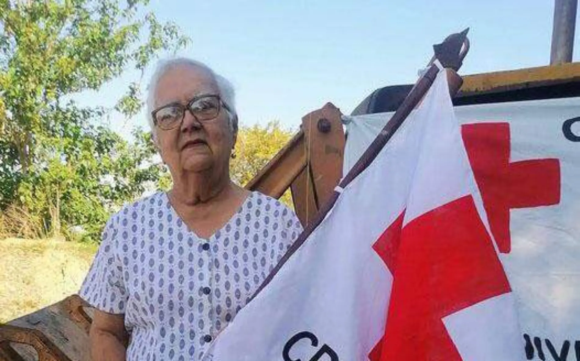 Abuelita dona terreno para la Cruz Roja